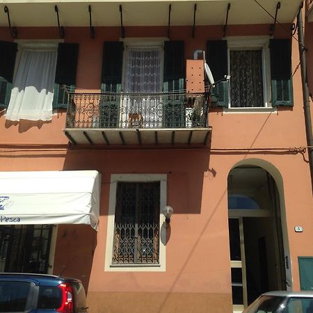 Casa Vacanza "Marina San Giuseppe" Lägenhet Ventimiglia Exteriör bild