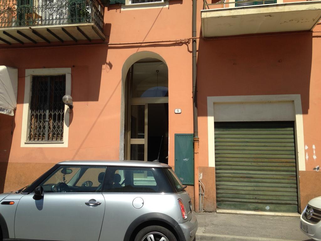 Casa Vacanza "Marina San Giuseppe" Lägenhet Ventimiglia Exteriör bild