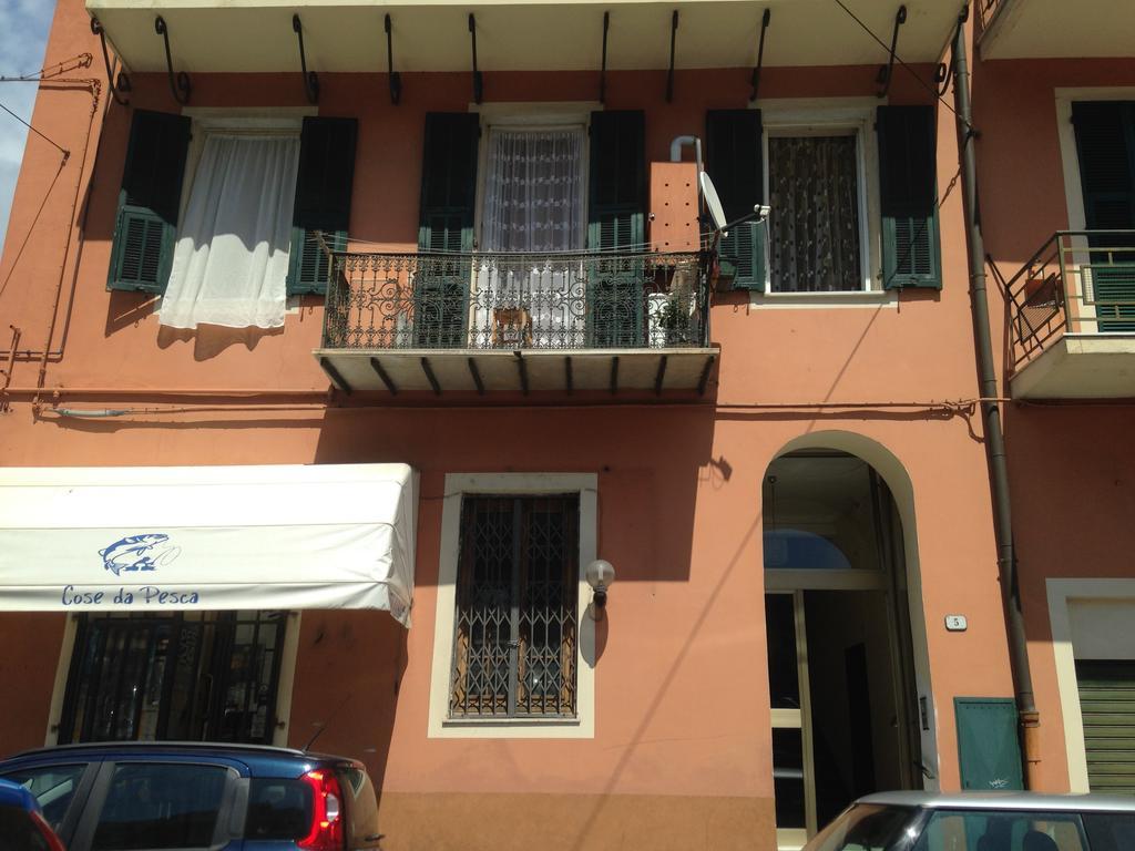 Casa Vacanza "Marina San Giuseppe" Lägenhet Ventimiglia Exteriör bild